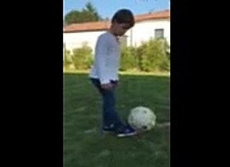 Séance de jongles par Hugo