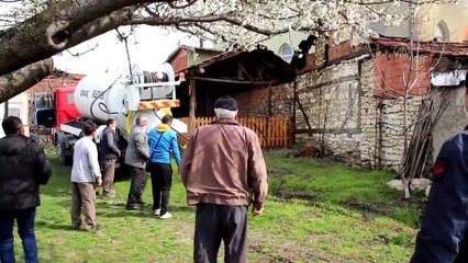 Tek katlı ahşap ev yandı - KÜTAHYA