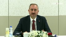Adalet Bakanı Abdulhamit Gül: 30 Nisan'a kadar duruşmalar ertelendi