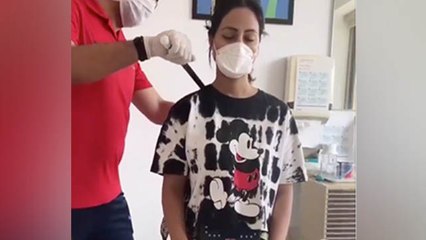 Lockdown के बीच Hina Khan माँ संग पहुंची Hospital । देखे Video । Boldsky