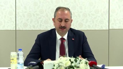 Adalet Bakanı Gül: "Bugünden itibaren cezaevlerinde görev yapan personel izole edilen yerlerde...