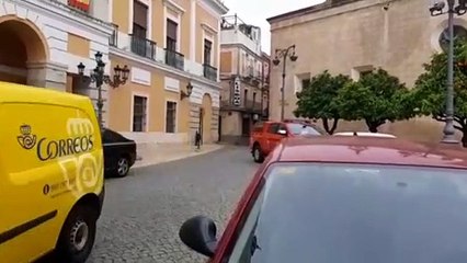 Banderas a media asta en Badajoz por las víctimas de coronavirus