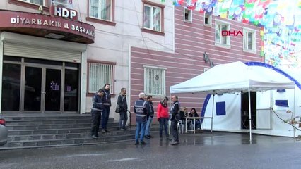 DİYARBAKIR HDP önündeki eylemde 210'uncu gün