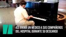 Así anima un médico a sus compañeros del hospital durante su descanso