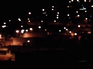 Vecinos de zona 18 suben a sus terrazas, oran y entonan el himno nacional