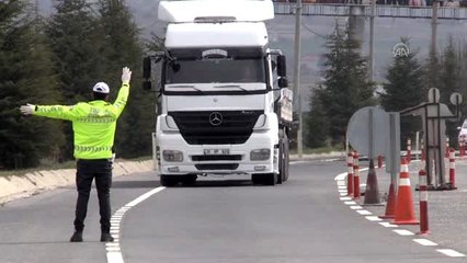 D300 kara yolu Ankara-İzmir güzergahında koronavirüs denetimi