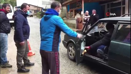 Köylülerin korona virüs önlemi...Dezenfekte olmayanları köye almıyorlar