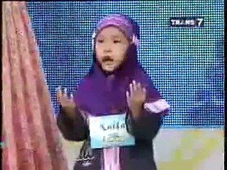 3 year old girl reciting the Holy Quran at TV show in Malaysia  دنیا_میں_3_سال_کی_کم_عمر_ترین_حافظ_قرآن_بچی_(ملائیشیا)_کو_سن_کر_آگے_شئیر_کریں_پلیز