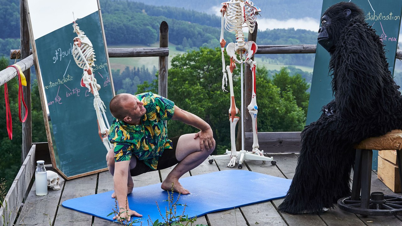 Corona-Workout: 'Knee Out'