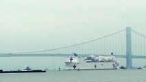 ABD donanmasına ait hastane gemisi New York'a geldi - NEW