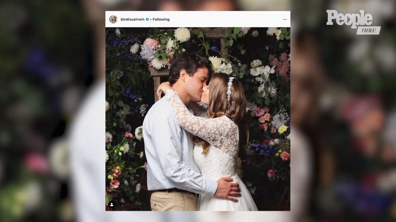 Bindi Irwin Marries Chandler Powell at Australi...