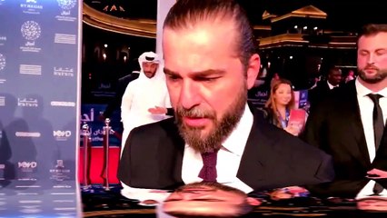 إنجين آلتان دوزياتان Engin Altan في مسلسل من انتاج امريكي .