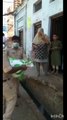 इटावा: लॉक डाउन के चलते गरीब महिला ने फोन पर डीजीपी से मांगा खाना