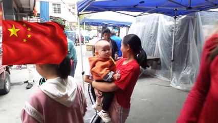 Felipe nos enseña tu gran casa en China-5