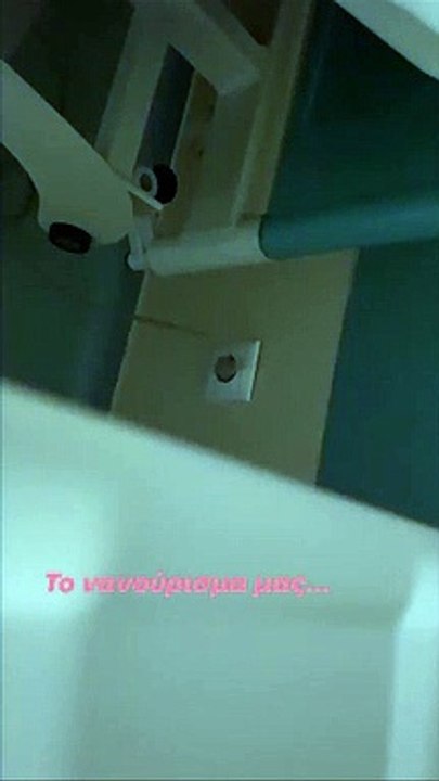 Έτσι νανούριζε στο νοσοκομείο την κορούλα της η Ελένη Χατζίδου! Μας έκανε να... λιώσουμε!