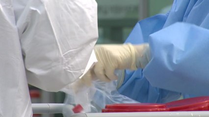 [더뉴스-더인터뷰] 국내 첫 의료진 사망...목욕탕 등 지역사회 감염 속출 / YTN