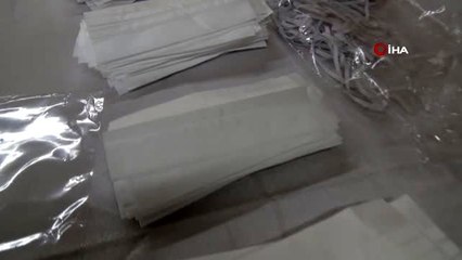 Tuzla'da halk eğitim merkezi görevlilerinden gönüllü maske üretimi