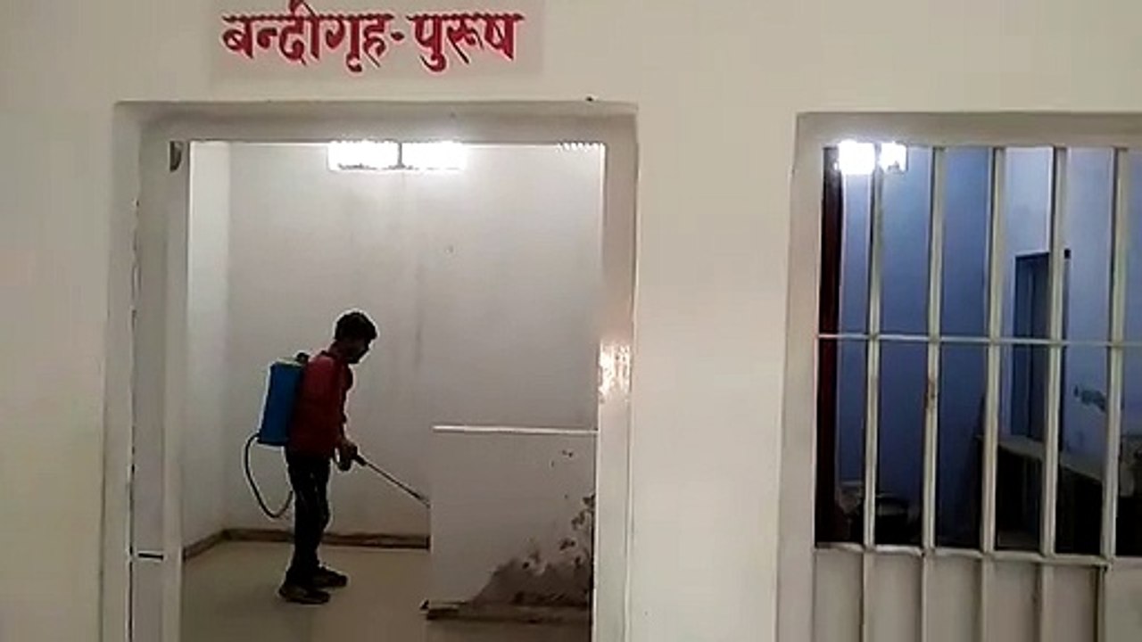हरदोई: 'मिशन हर घर सैनिटाइजर छिड़काव' के तहत 32 गांव में हुआ सैनिटाइजर का छिड़काव
