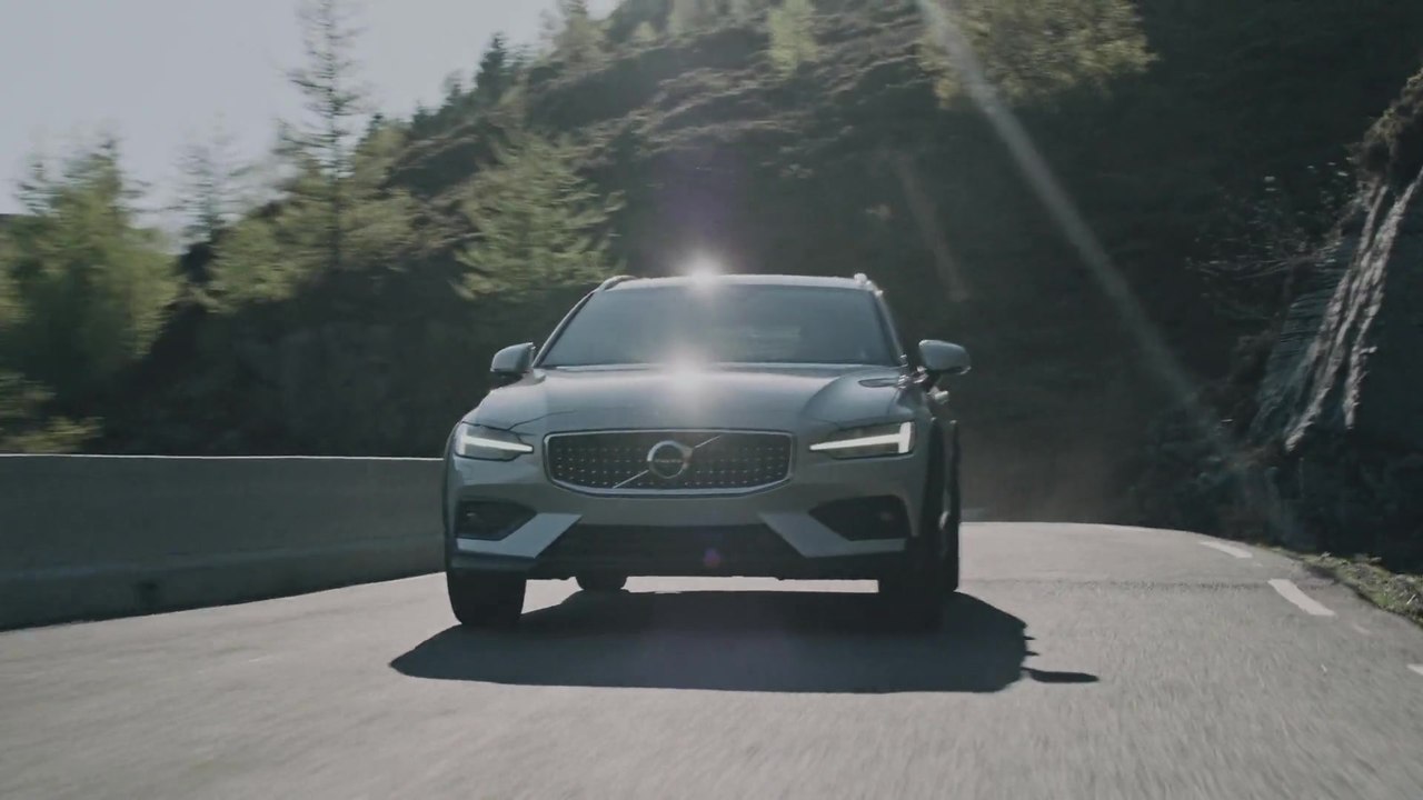 The new Volvo V60 Cross Country Reveal Film
