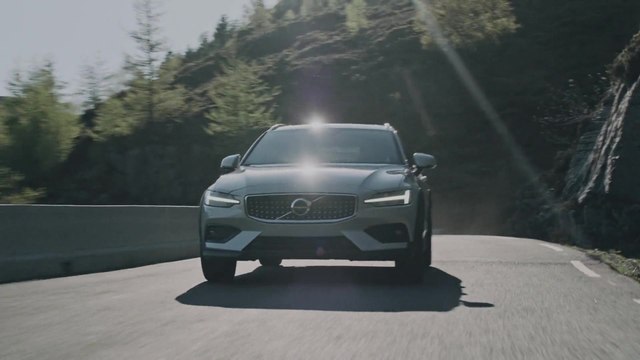 The new Volvo V60 Cross Country Reveal Film