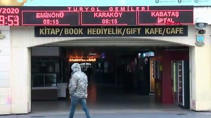 Kadıköy meydanı ve iskelesi  boş kaldı