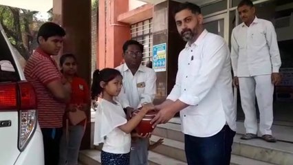 राजस्थान : दो बेटियों ने कोरोना से लड़ने के लिए पीएम रिलीफ फंड में दी पॉकेट मनी