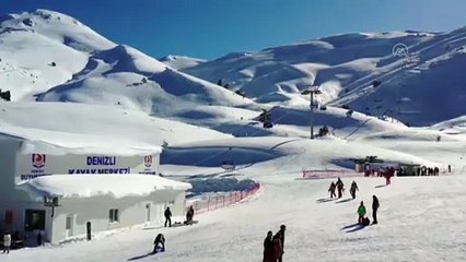 Denizli Kayak Merkezi 100 günde 200 bin ziyaretçiyi ağırladı