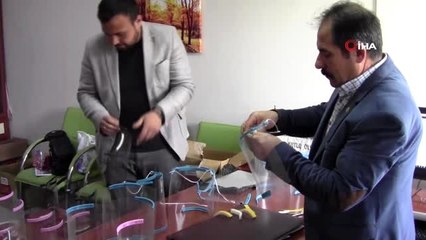 4 öğretmen sağlıkçılar için 3D yazıcıda 'Yüz koruyucu siperlik' üretti