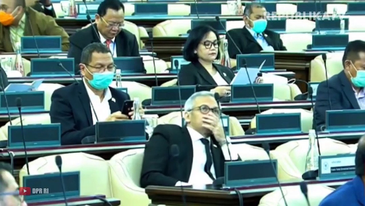 Sejumlah anggota DPR mengikuti Rapat Paripurna di Kompleks Parlemen, Senayan, Jakarta. (ilustrasi).