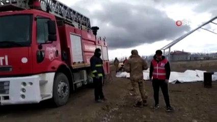 Karantinaya alınan mahallenin girişine çadır kuruldu