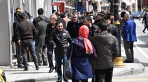 'Evde Kal' uyarılarının dikkate alınmadığı Sivas'ta cadde ve sokaklar dolup taştı