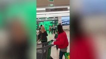 Boinas verdes del Ejército detienen a una mujer por un intento de agresión en un supermercado