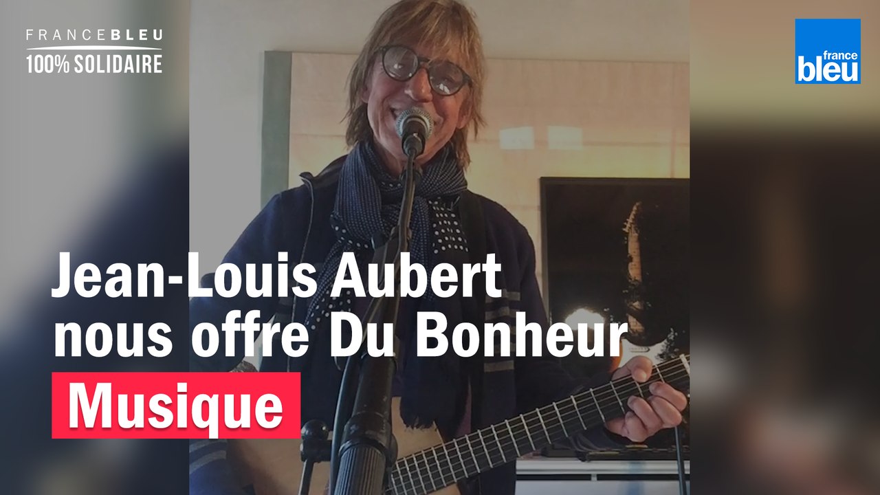 Jean-Louis Aubert interprète Du Bonheur dans son salon