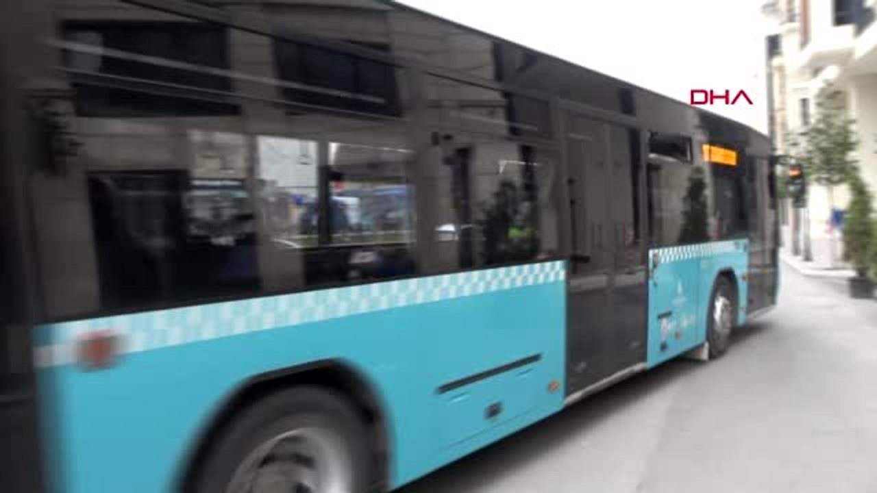 İSTANBUL-BEYOĞLU'NDA TOPLU TAŞIMADA SOSYAL MESAFE DENETİMİ