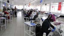Şuhut'ta bir ay önce kurulan tekstil fabrikası maske üretmeye başladı