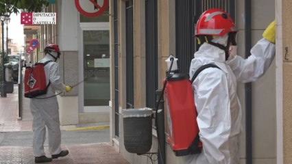 Bomberos de Castellón desinfectan 29 municipios contra el coronavirus