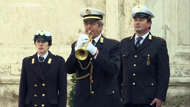 COVID-19: Ενός λεπτού σιγή για τα θύματα του COVID-19