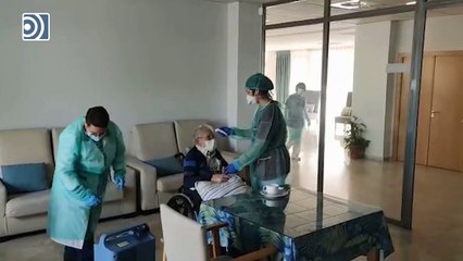 Anciano de 98 años, se cura y regresa a su hogar