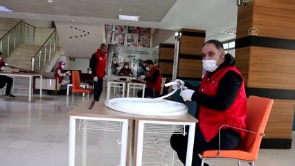 Sağlık çalışanları için 3D yazıcılarla siperlik üretimi