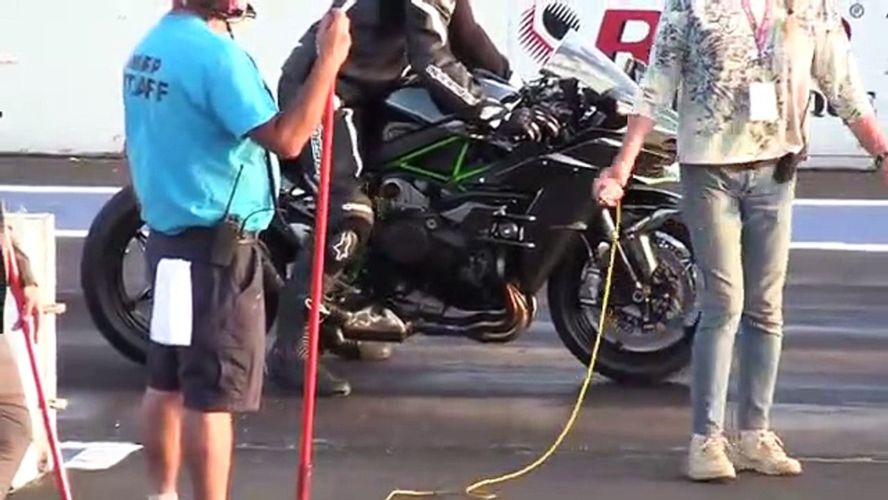 Nitro Hayabusa vs H2 Ninja and GSXR - motorbikes drag racing