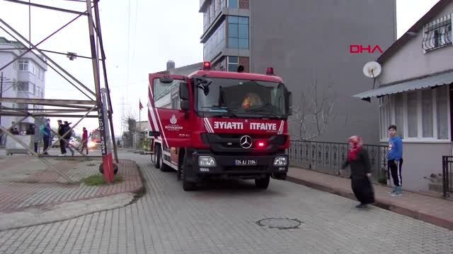 SANCAKTEPE'DE İŞ YERİNDEKİ YANGINDA 3 KİŞİ DUMANDAN ETKİLENDİ