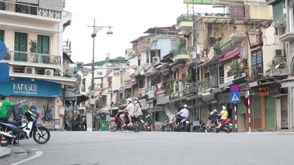 베트남, 코로나19 전국적 유행 선언...대중교통 운행 중단 / YTN