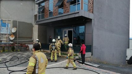 Sancaktepe’de iş yerinde korkutan yangın