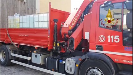 Milano - Vigili del Fuoco trasportano sanificante nel Nord Italia (31.03.20)