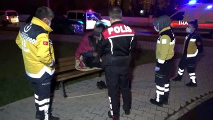 Yorganla parktaki bankta yatan yaşlı adama Aksaray Belediyesi sahip çıktı
