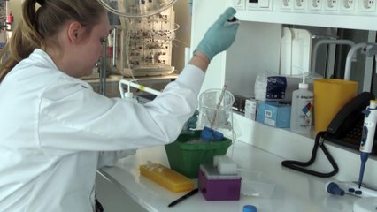 Vacuna contra el coronavirus tardará al menos un año, según agencias