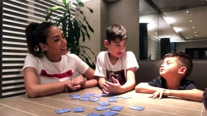 Cynthia Urias se divierte con sus hijos ahora que se encuentra aislada