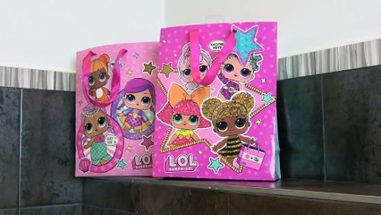 Sophia e Isabella - LOL Surprise Bonecas  - Diversão no Banho