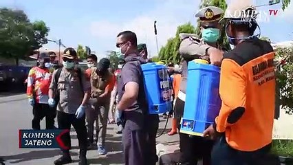 Polres Kebumen Turunkan Water Canon Semprot Disinfektan