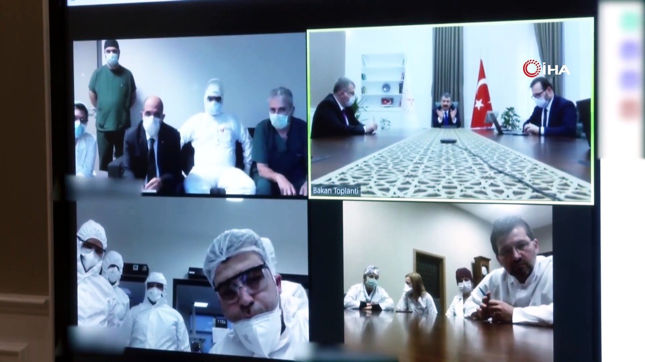 Sağlık Bakanı Koca, Covid-19 Hastalarını Tedavi Eden Hekimlerle Görüştü